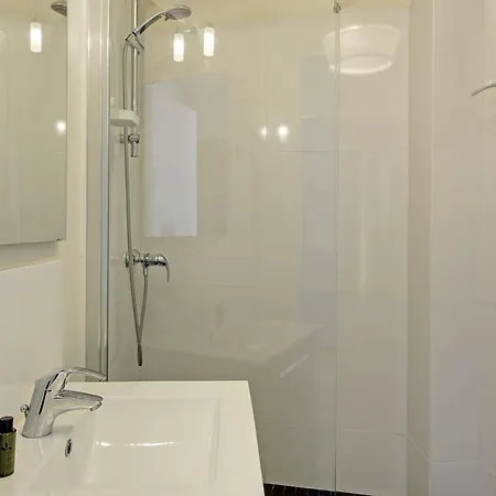 Short Luxembourg Apartamento